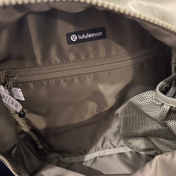 City Adventurer Backpack Mini - Picture 4 of 15